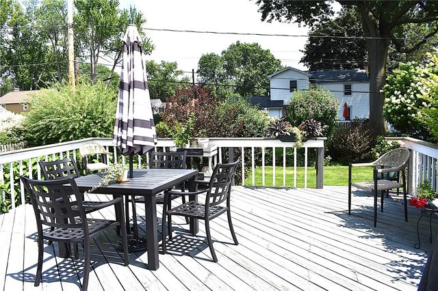 126 Tottenham Rd, Irondequoit, NY 14609