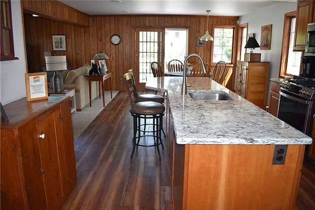 126 Tottenham Rd, Irondequoit, NY 14609