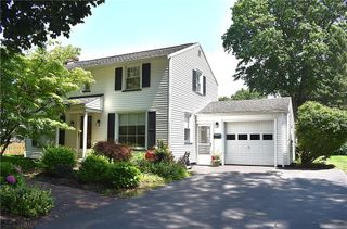 126 Tottenham Rd, Irondequoit, NY 14609