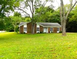 5401 Mcnairy Drive, Greensboro, NC 27455