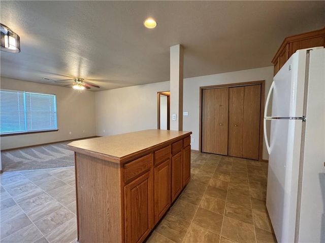 1952 S Powahatan Court, Independence, MO 64057