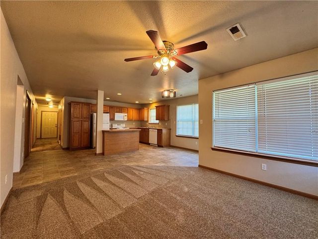 1952 S Powahatan Court, Independence, MO 64057