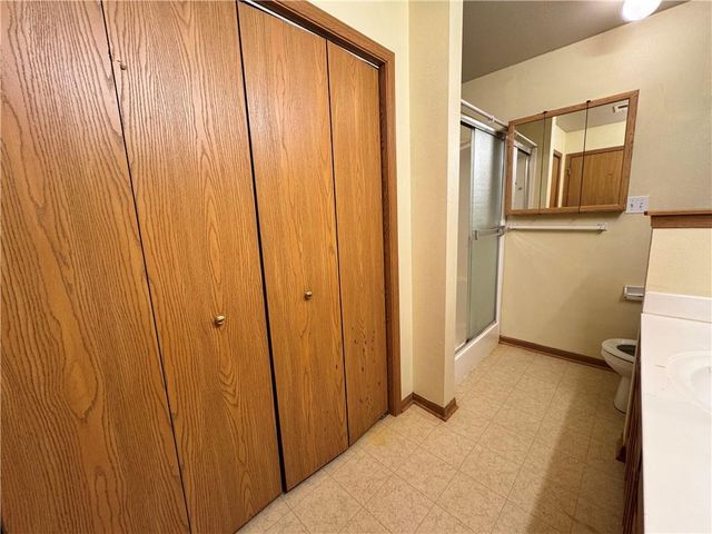 1952 S Powahatan Court, Independence, MO 64057