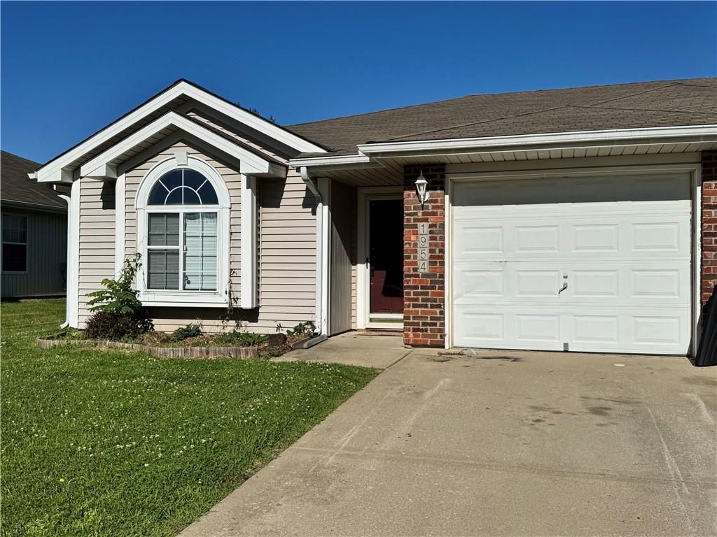 1952 S Powahatan Court, Independence, MO 64057