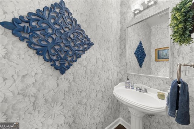 1847 Shaker Falls Lane, Lawrenceville, GA 30045