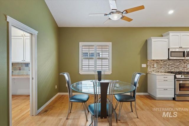 6980 E Greens Dr, Nampa, ID 83687