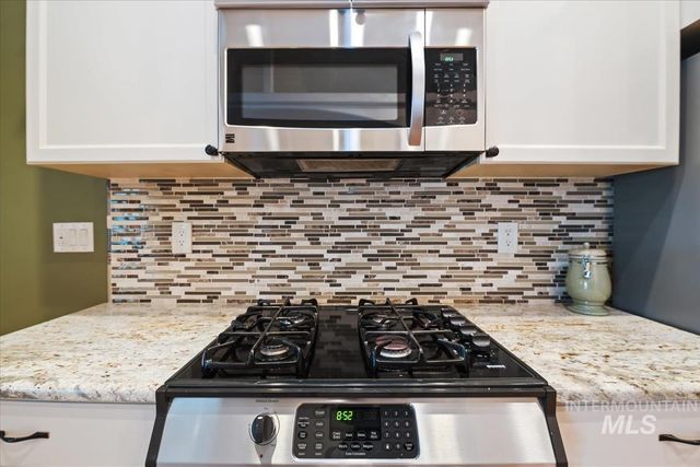 6980 E Greens Dr, Nampa, ID 83687