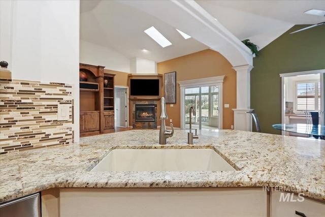 6980 E Greens Dr, Nampa, ID 83687