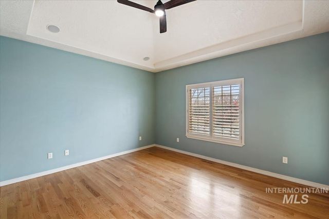 6980 E Greens Dr, Nampa, ID 83687