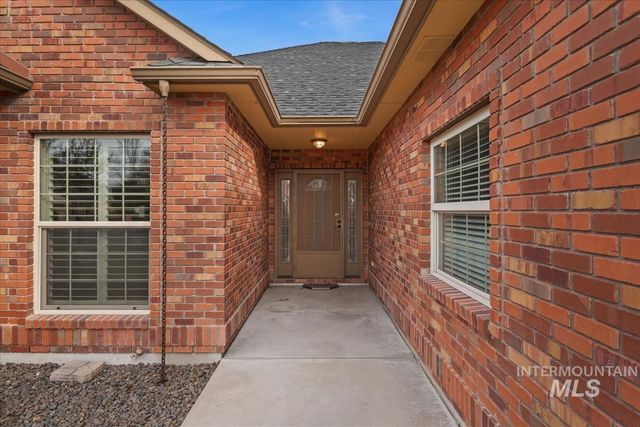 6980 E Greens Dr, Nampa, ID 83687