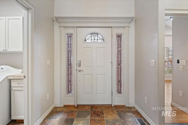 6980 E Greens Dr, Nampa, ID 83687