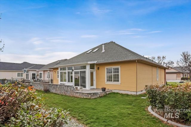 6980 E Greens Dr, Nampa, ID 83687