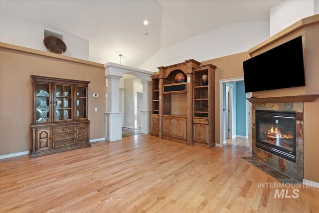 6980 E Greens Dr, Nampa, ID 83687