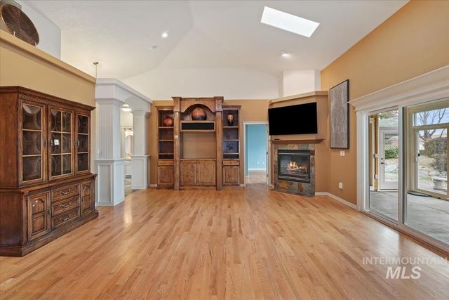 6980 E Greens Dr, Nampa, ID 83687