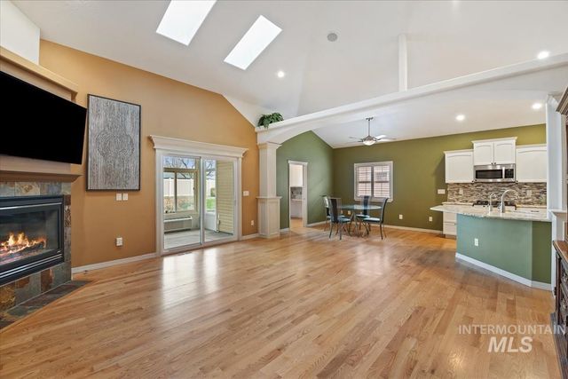 6980 E Greens Dr, Nampa, ID 83687