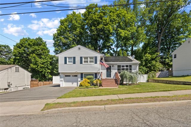24 Maplewood Boulevard, Suffern, NY 10901