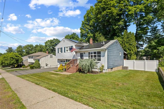 24 Maplewood Boulevard, Suffern, NY 10901