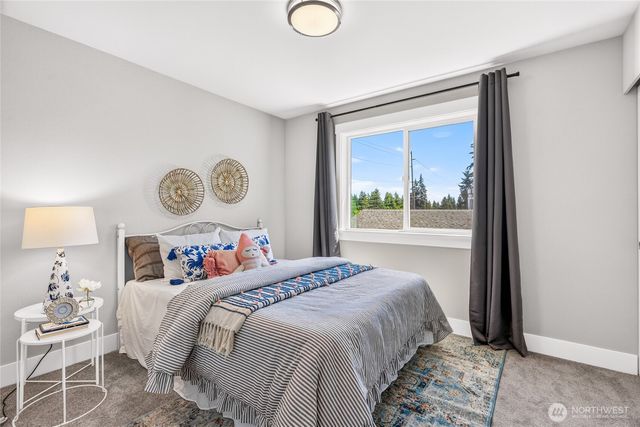 17051 8th Avenue NE, Shoreline, WA 98155