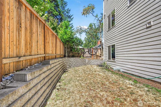 17051 8th Avenue NE, Shoreline, WA 98155