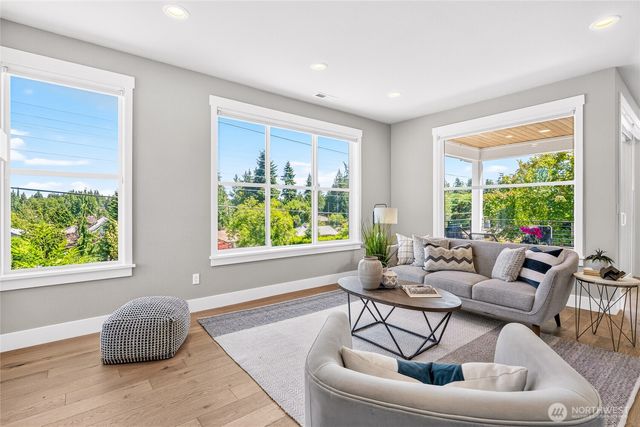 17051 8th Avenue NE, Shoreline, WA 98155