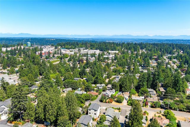 17051 8th Avenue NE, Shoreline, WA 98155