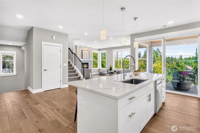 17051 8th Avenue NE, Shoreline, WA 98155