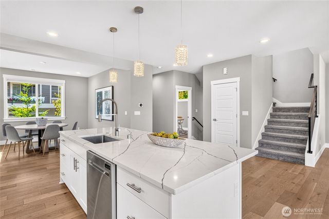 17051 8th Avenue NE, Shoreline, WA 98155