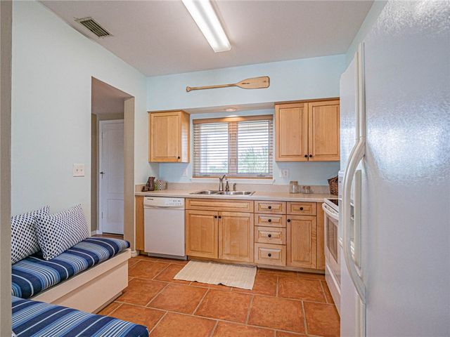 5060 Harmony Circle 307, Vero Beach, FL 32967