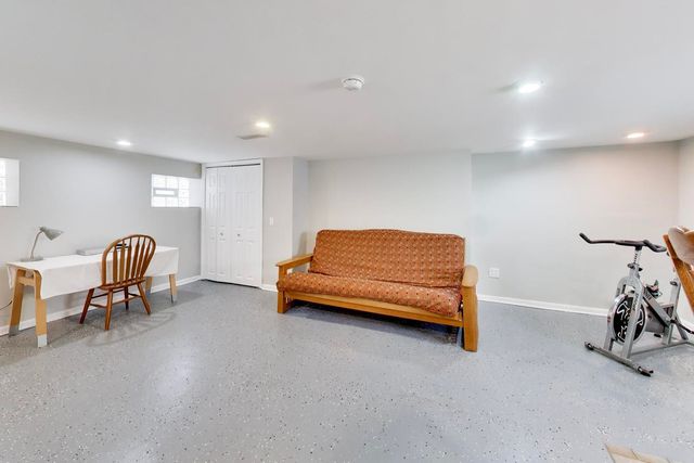 6341 N Neenah Avenue, Chicago, IL 60631