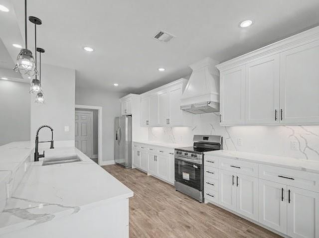 1220 Appaloosa Circle, Angleton, TX 77515