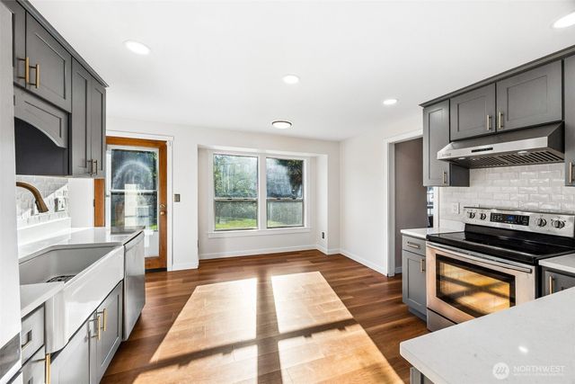 1620 12th Street SW, Puyallup, WA 98371