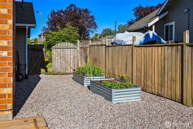 1620 12th Street SW, Puyallup, WA 98371