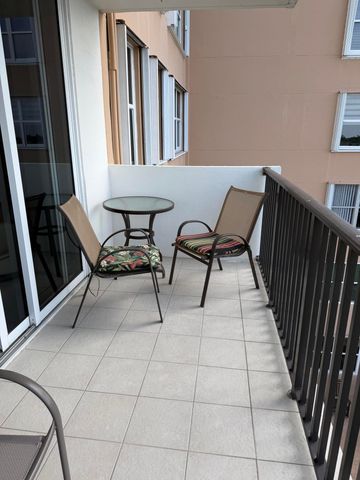 1150 Hillsboro Mile 405, Hillsboro Beach, FL 33062