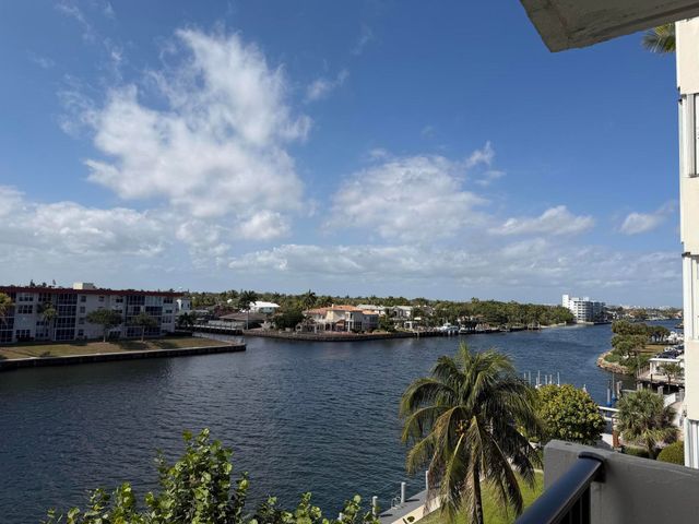 1150 Hillsboro Mile 405, Hillsboro Beach, FL 33062