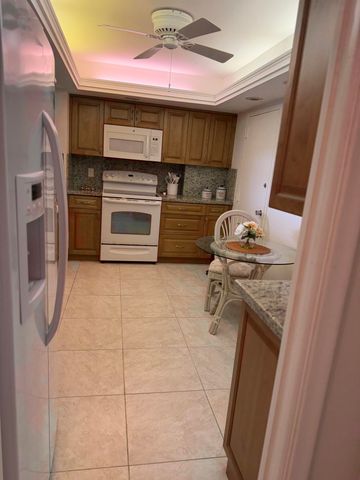 1150 Hillsboro Mile 405, Hillsboro Beach, FL 33062