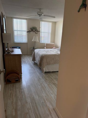 1150 Hillsboro Mile 405, Hillsboro Beach, FL 33062