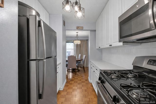 2550 Olinville Avenue 2H, Bronx, NY 10467