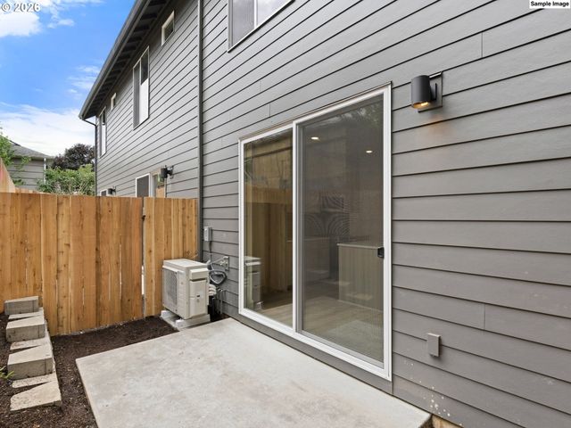 4060 Se Long St, Portland, OR 97202