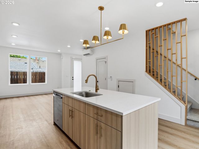 4060 Se Long St, Portland, OR 97202