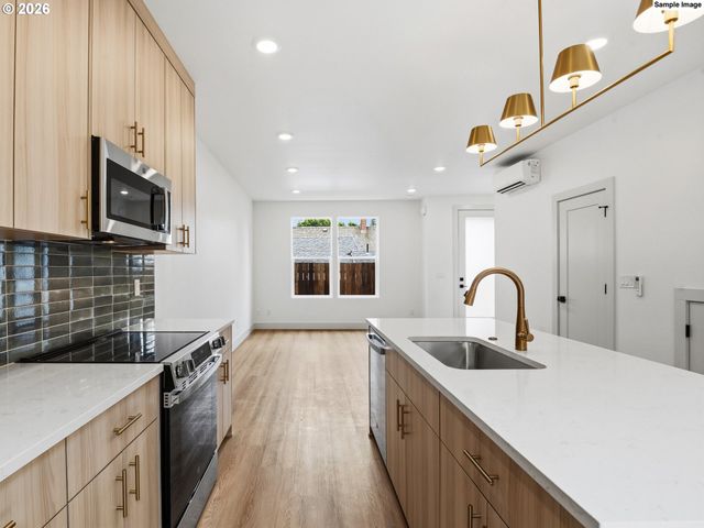 4060 Se Long St, Portland, OR 97202