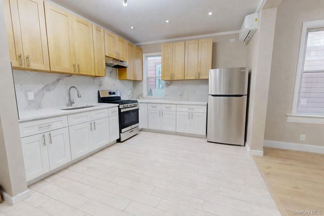 9561 115th Street, Richmond Hill, NY 11419