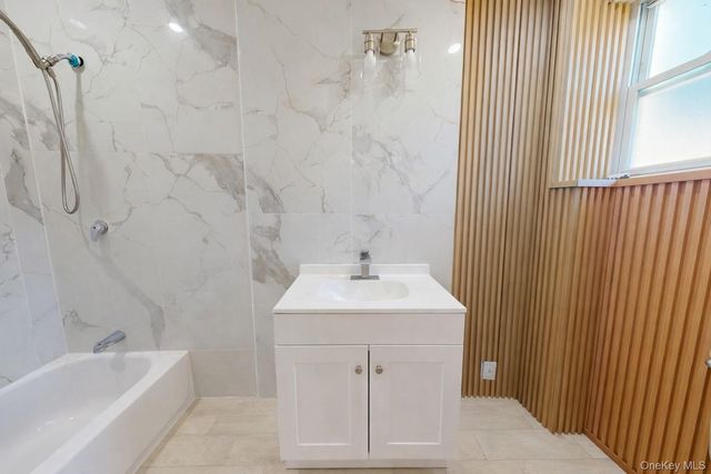 9561 115th Street, Richmond Hill, NY 11419