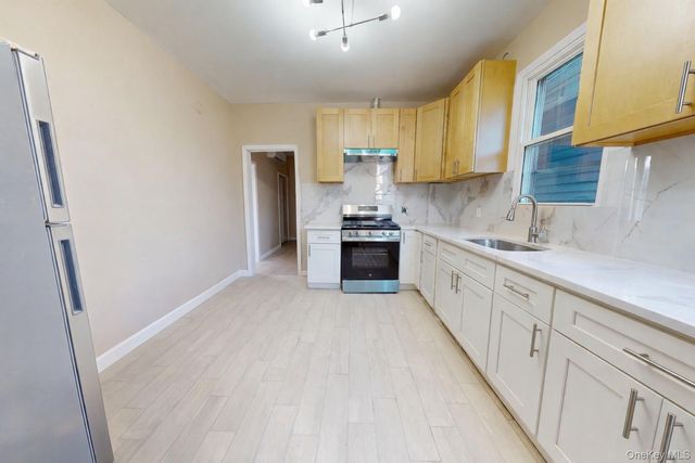 9561 115th Street, Richmond Hill, NY 11419