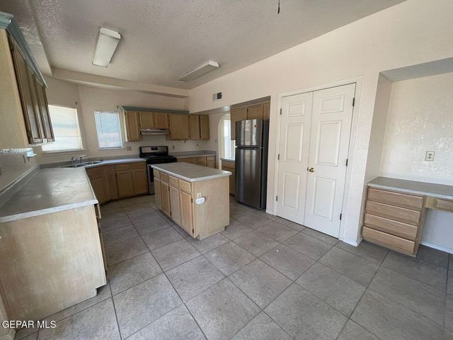 4304 LOMA ALEGRE Drive, El Paso, TX 79934