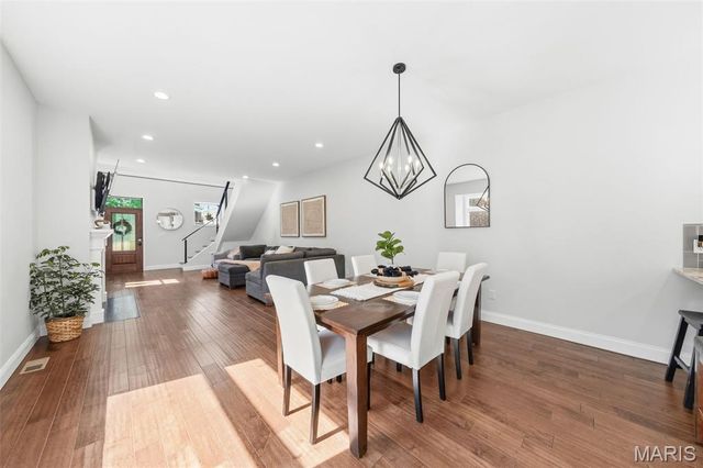 5223 Botanical Avenue, St Louis, MO 63110