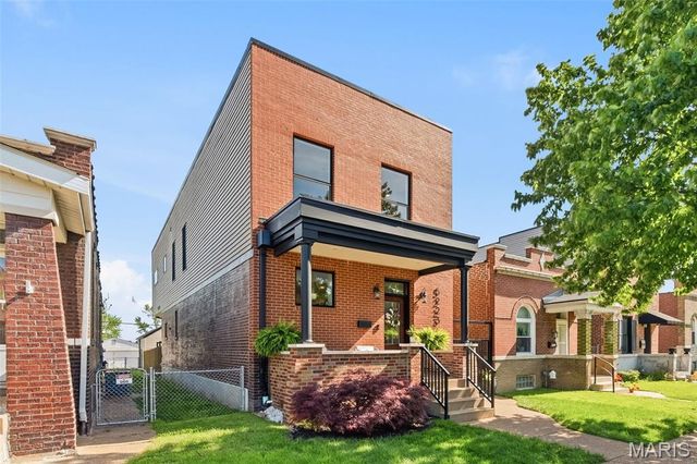 5223 Botanical Avenue, St Louis, MO 63110