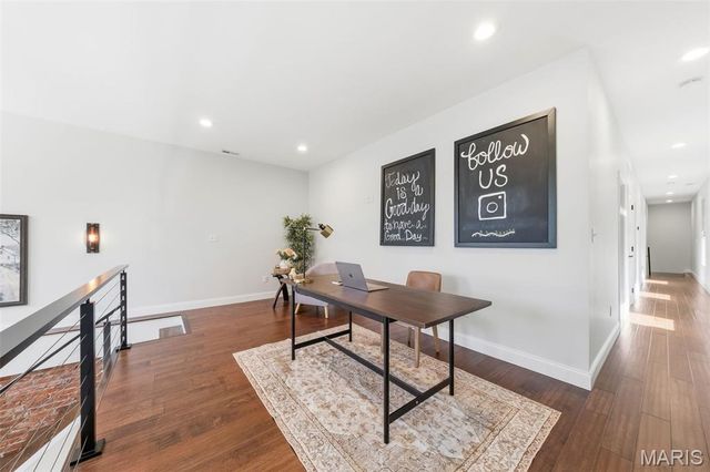 5223 Botanical Avenue, St Louis, MO 63110