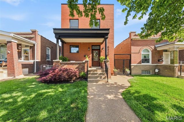 5223 Botanical Avenue, St Louis, MO 63110
