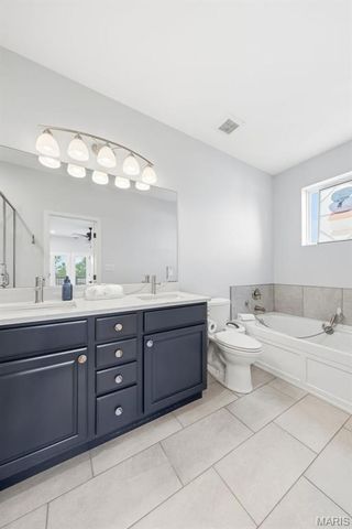 5223 Botanical Avenue, St Louis, MO 63110