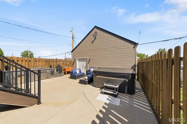 5223 Botanical Avenue, St Louis, MO 63110
